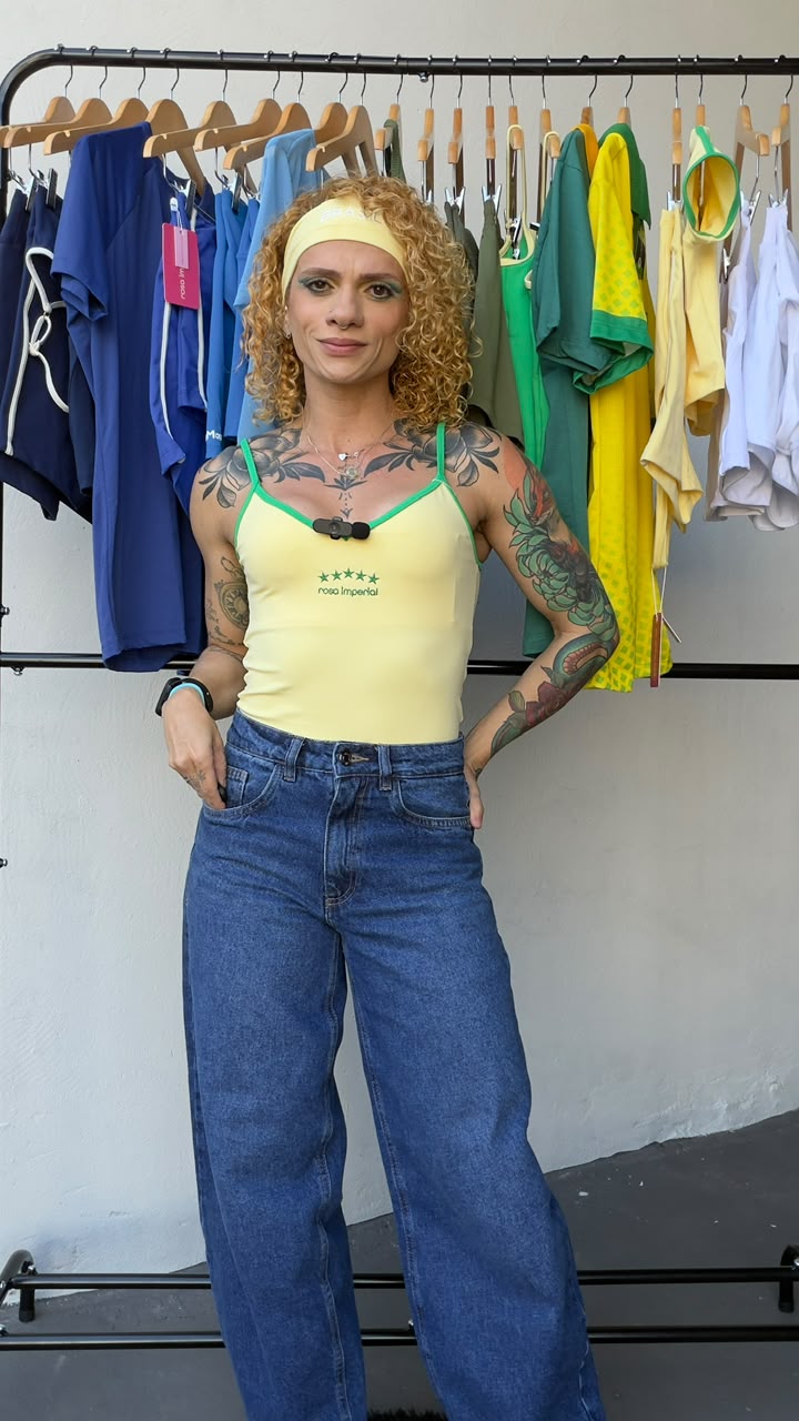 CROPPED BRASIL DECOTE CORAÇÃO